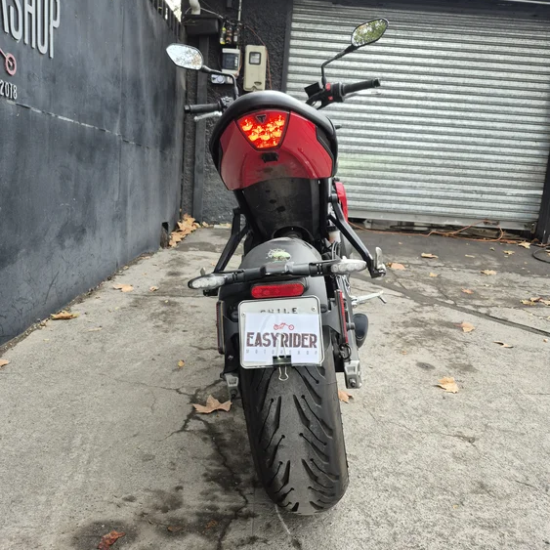 TRIDENT 660 usada Santiago vista trasera