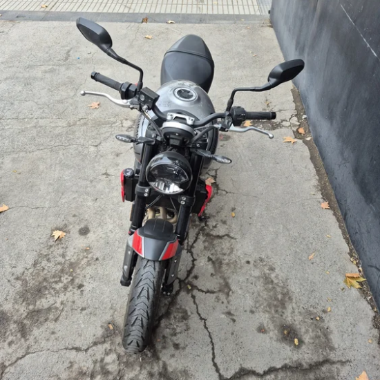 TRIDENT 660 usada Santiago vista trasera