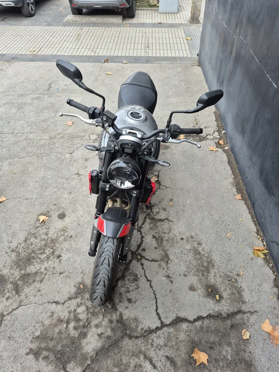 TRIDENT 660 usada Santiago vista trasera