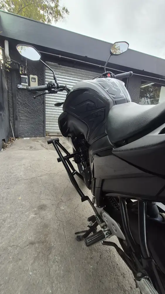 FZ 250 usada Santiago vista trasera